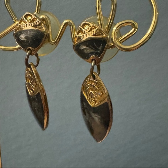 ⚜️3 for $30⚜️ Vintage Drop Earrings (Marbled Grey Enamel, Pierced, Gold Tone) - Picture 8 of 11